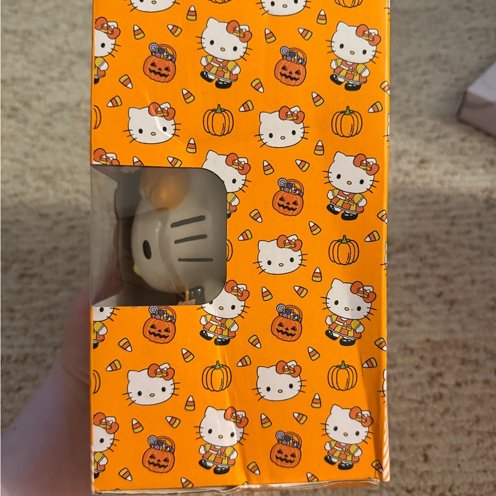 Hello Kitty Pumpkin Reed Diffuser - Orange and White - Picture 2 of 5